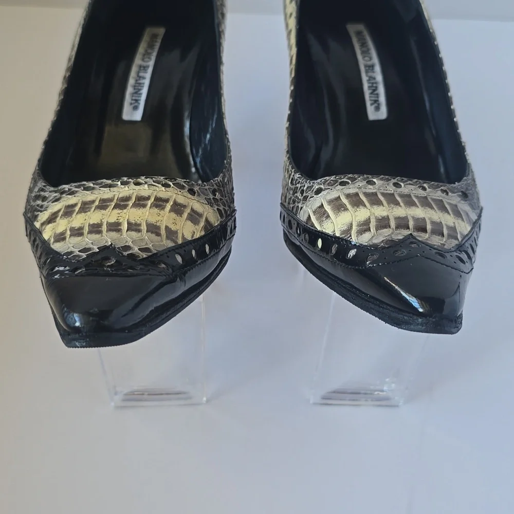 Manolo Blahnik Black Snakeskin Patent Leather Heels Pumps - Picture 9 of 16